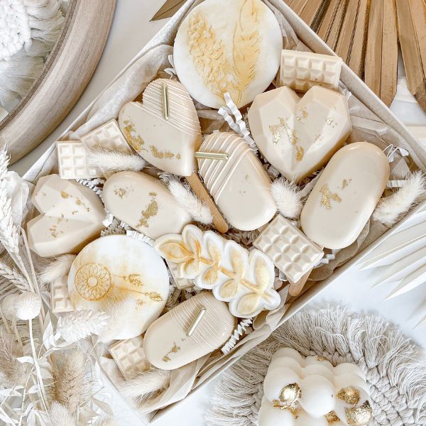 Einfache Cakesicles - Saftige Kuchen am Stiel mit Schoko-Deko